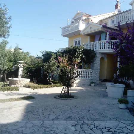 Appartement Marina House *